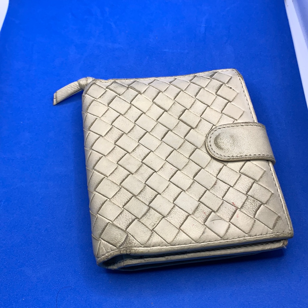 Bottega Veneta Cream Intrecciato Woven Nappa Leather Compact Wallet